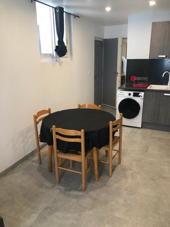 Appartement En Centre Ville Hyeres Luaran gambar
