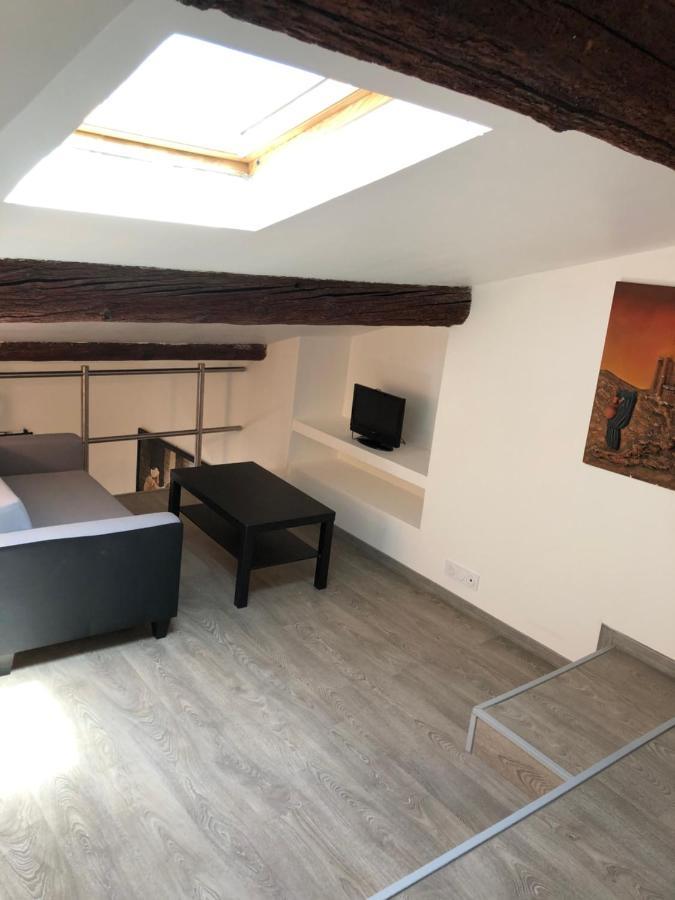 Appartement En Centre Ville Hyeres Luaran gambar